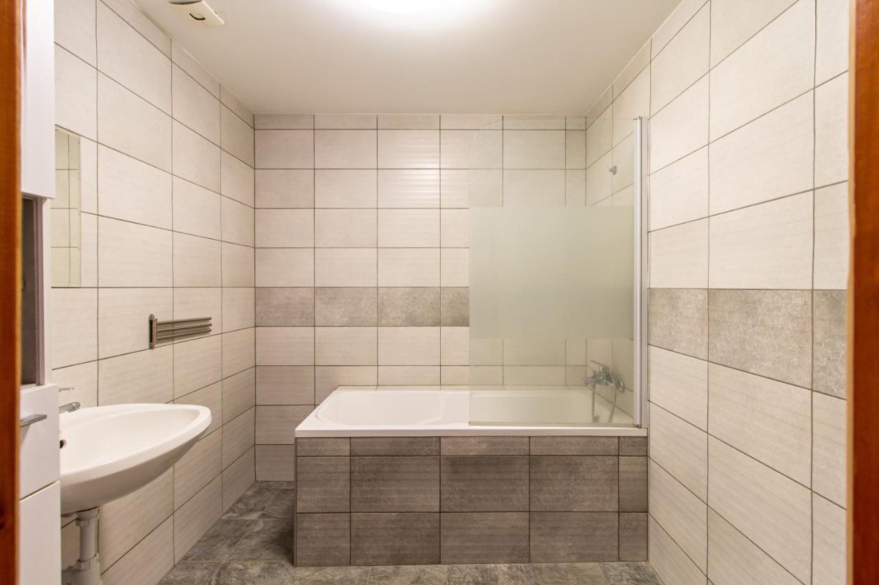 Deli Terasz B Apartman Free Parking, Self-Check-In Anytime Győr Extérieur photo