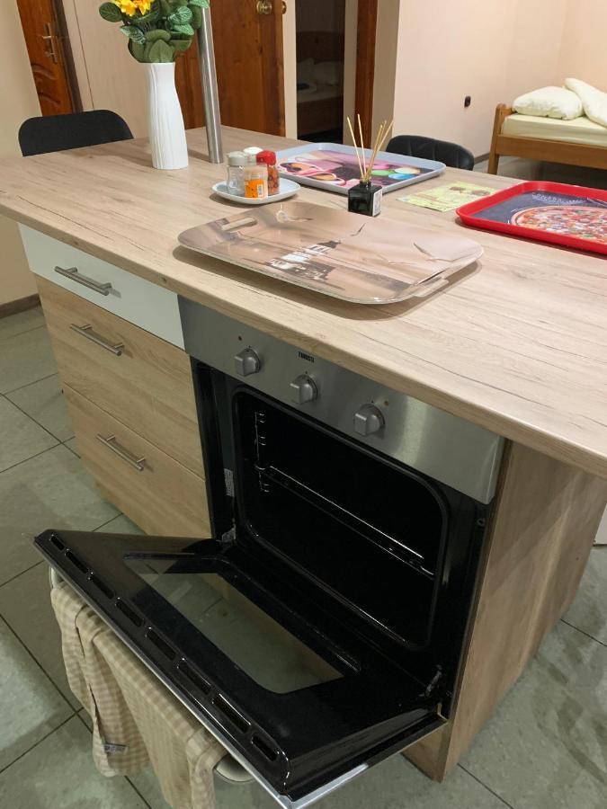 Deli Terasz B Apartman Free Parking, Self-Check-In Anytime Győr Extérieur photo