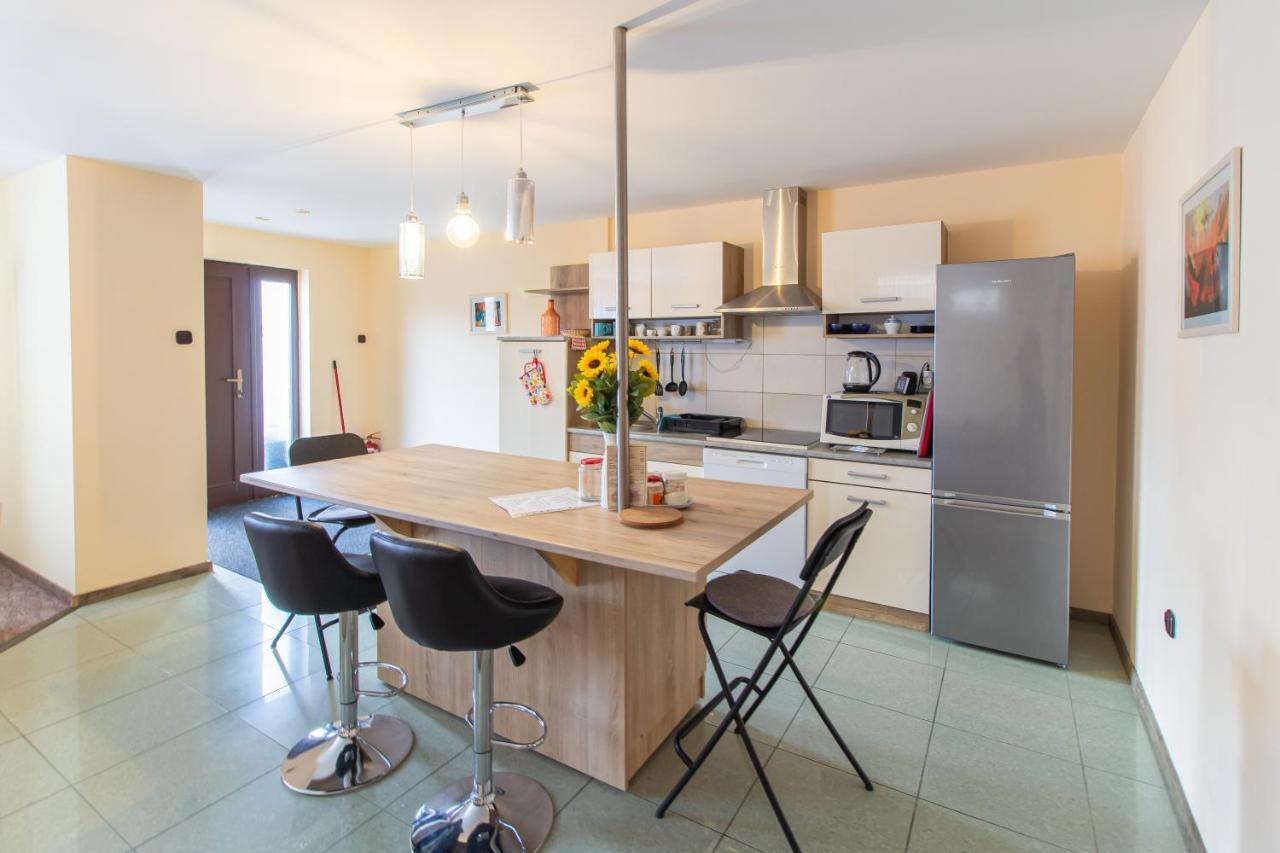 Deli Terasz B Apartman Free Parking, Self-Check-In Anytime Győr Extérieur photo