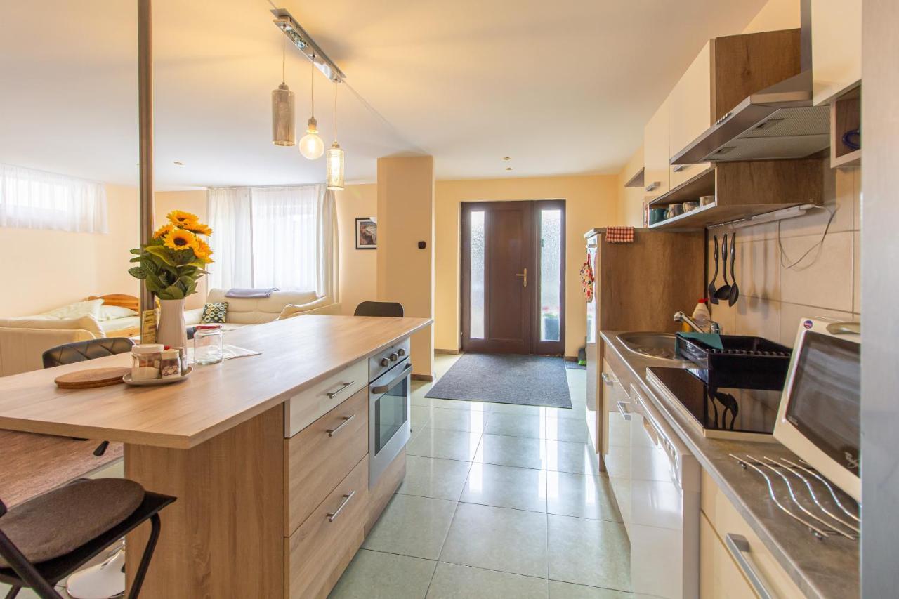 Deli Terasz B Apartman Free Parking, Self-Check-In Anytime Győr Extérieur photo